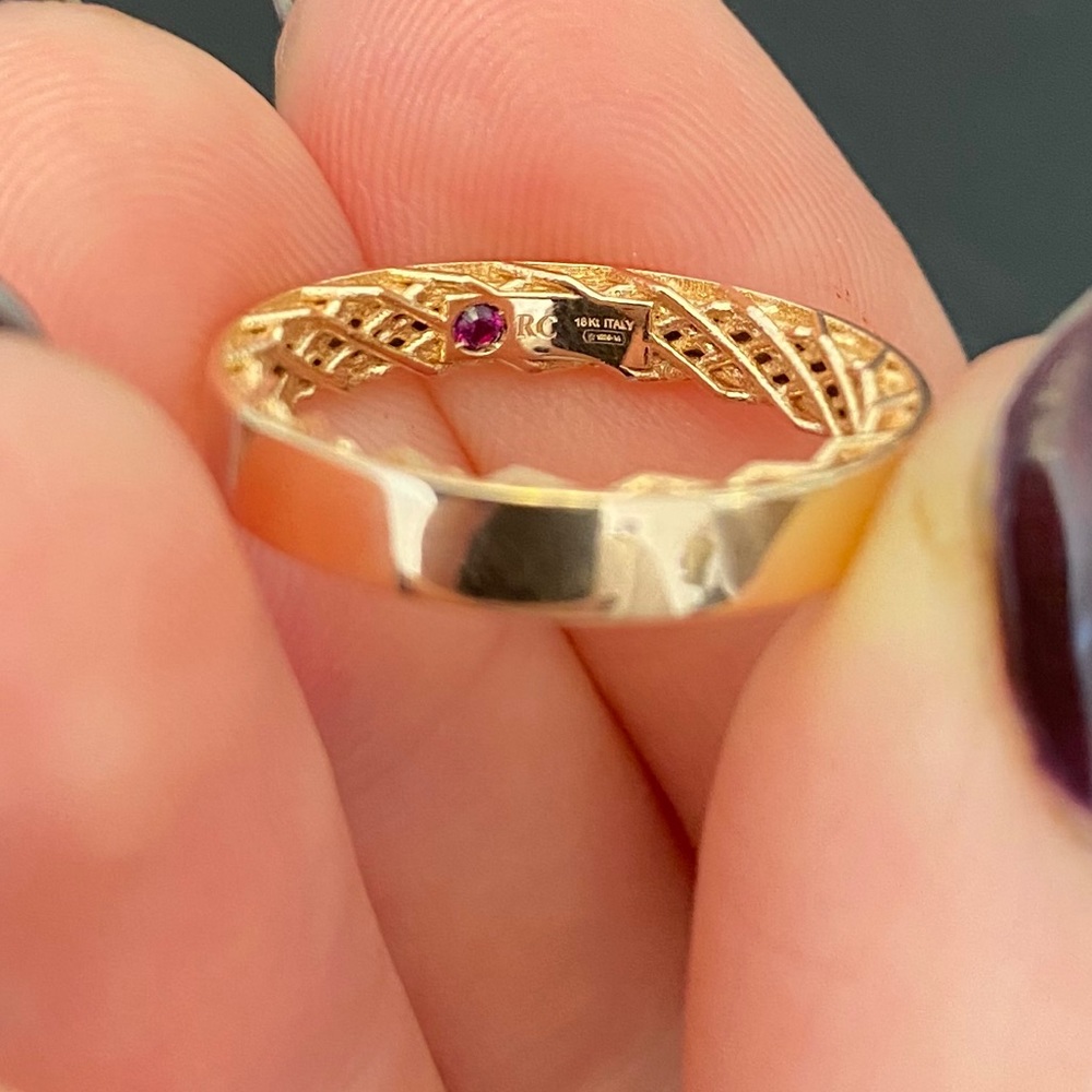Roberto coin ring symphony golden gate ring.